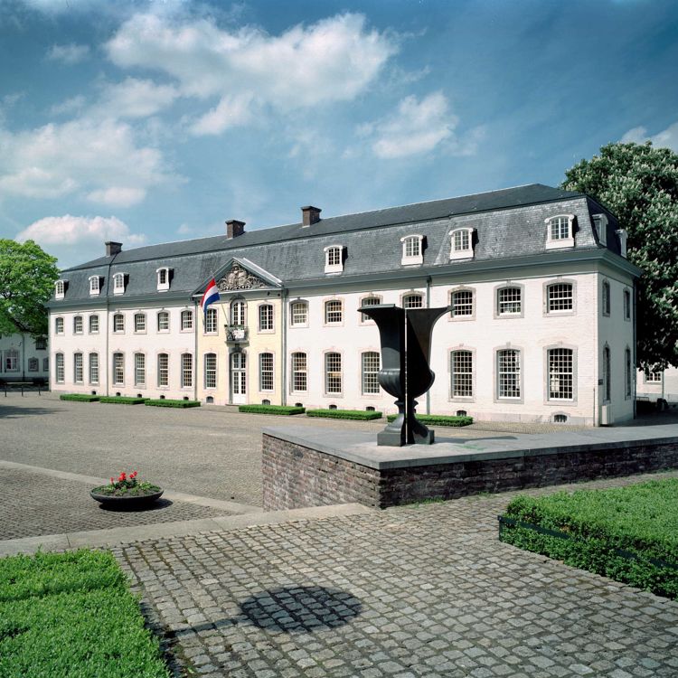 Gemeentehuis Von clermontplein Vaals (1).jpg