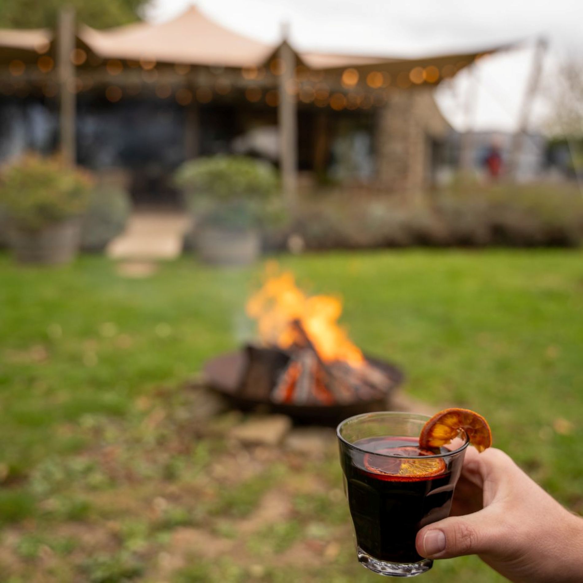 Winterse Glühwein tocht van Wijndomein St. Martinus